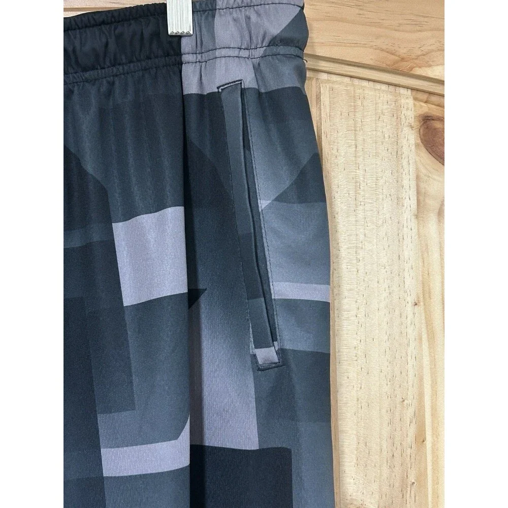 Nike Men’s Dri Fit Shorts Athletic Training Black Grey Geometric Print Size 2XL